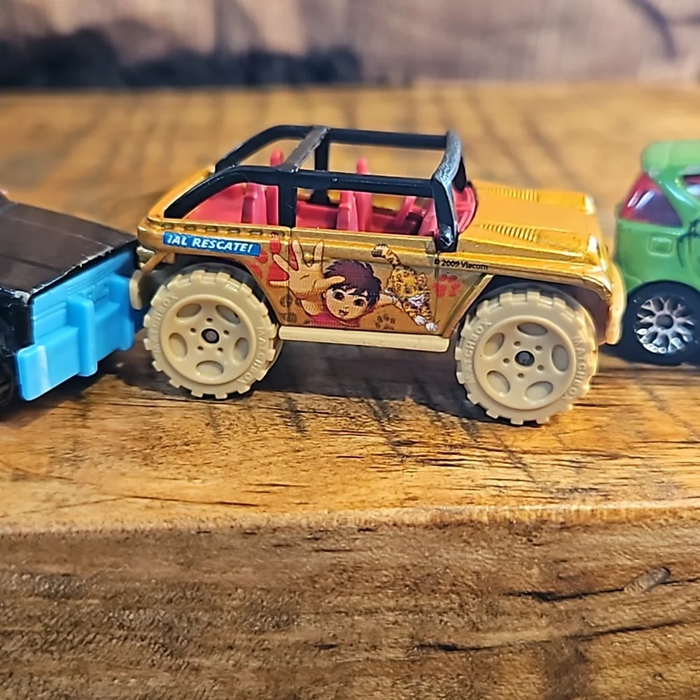 Matchbox 3-Vehicle Collection - Picture 3 of 11